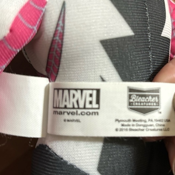 BLEACHER CREATURE MARVEL GHOST SPIDER GWEN PLUSH 11” - Picture 9 of 10